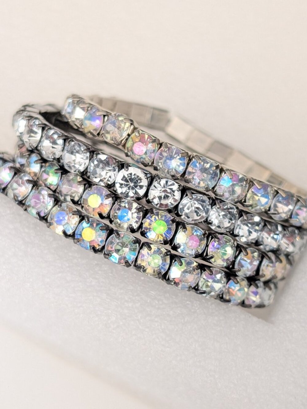 Bundle of 4 metal stretch bracelets with clear and aurora borealis beads - Picture 7 of 8